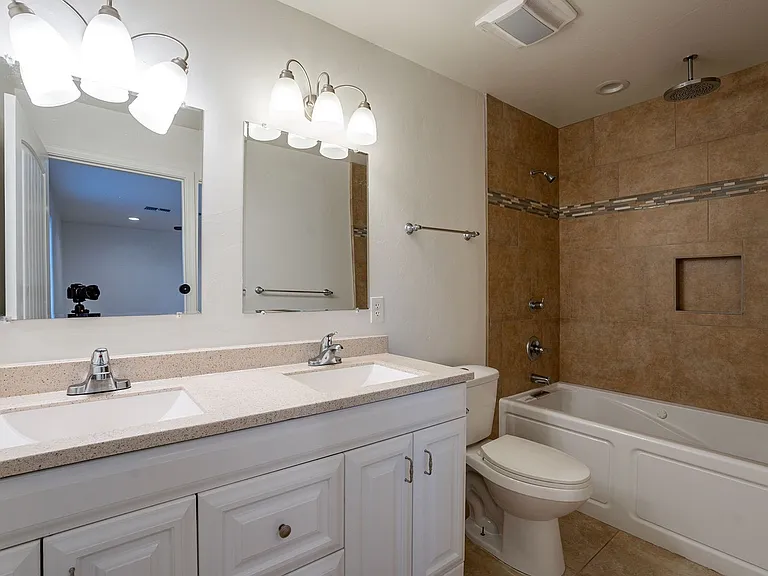 436 E. Waverly St. — Photo 14