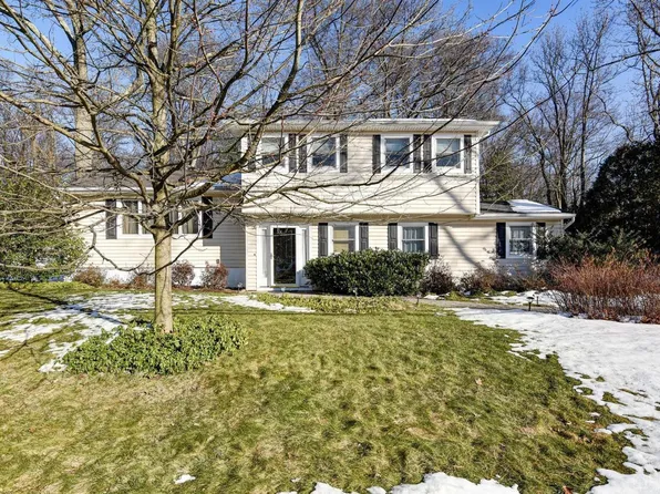 12 Warwick Rd, Edison, NJ 08820