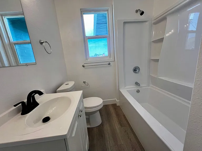 929 SE Court Pl — Photo 15