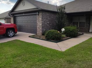 1114 Meadows Edge Dr, Alexander, AR 72002