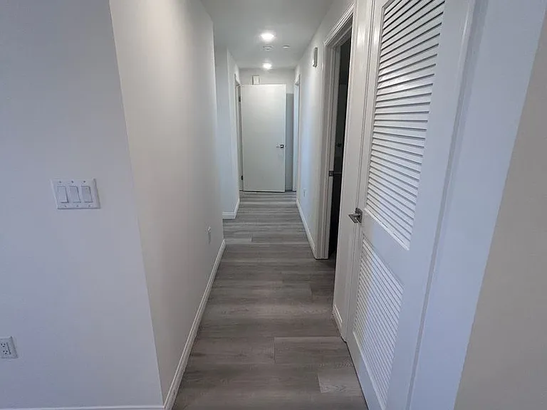 V on Victory Apartments — Photo 58