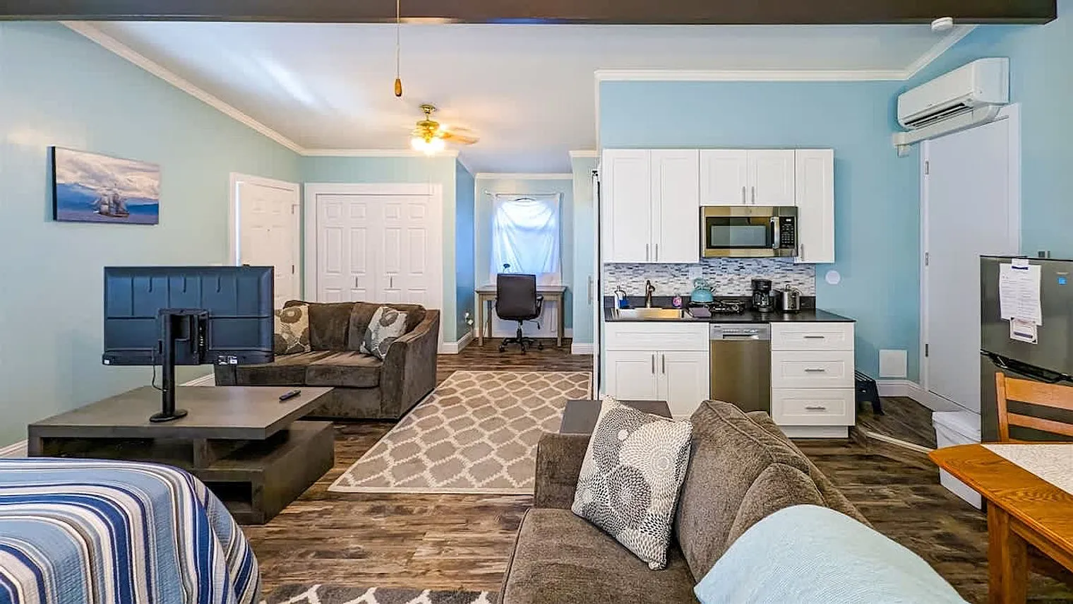 Studio, 1.0 bath, 290 sqft, $3,300 — Photo 3