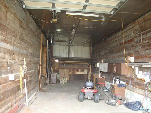 5th image of 24132 Broadway St