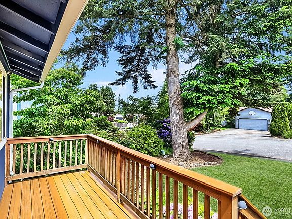 4th image of 10332 27th Drive SE