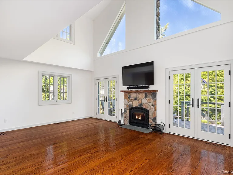 53 Cove Rd — Photo 11