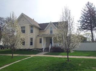 117 NW 4th Ave, Galva, IL 61434