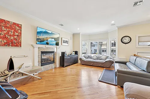 421 Lafayette Ave Photo 1