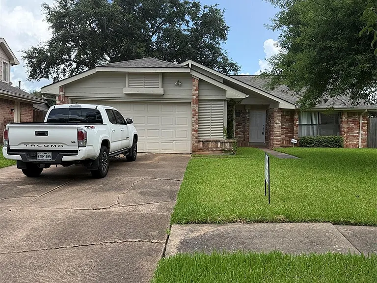 2926 Colony Dr — Photo 15