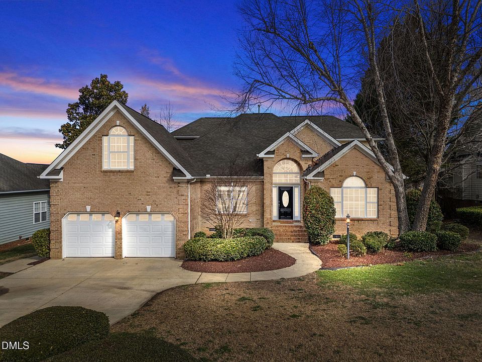 1st image of 450 Seastone St