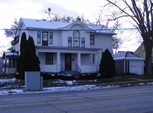 225 E Jefferson St, Burlington, WI 53105