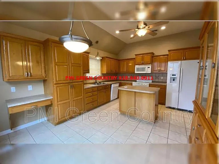 7305 E Indianola St — Photo 8
