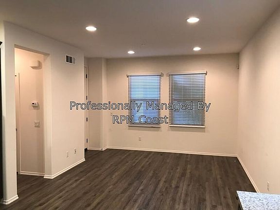 5th image of 733 E Valencia St