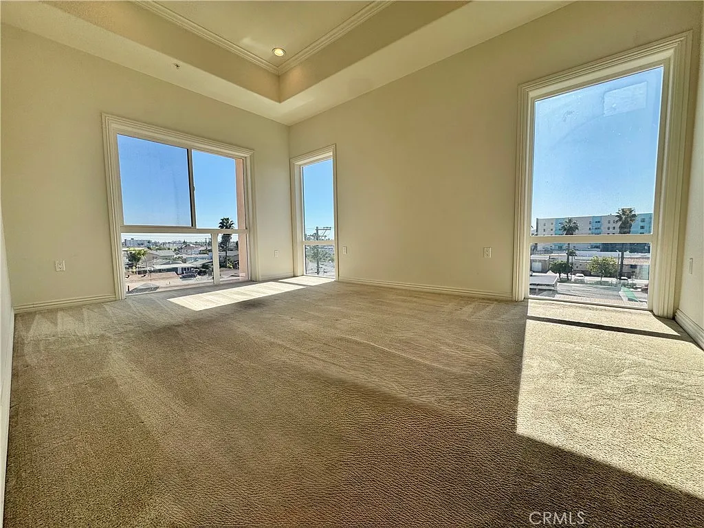 1 bed, 910 sqft, $2,750 — Photo 2