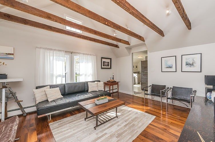 2nd floor - living room