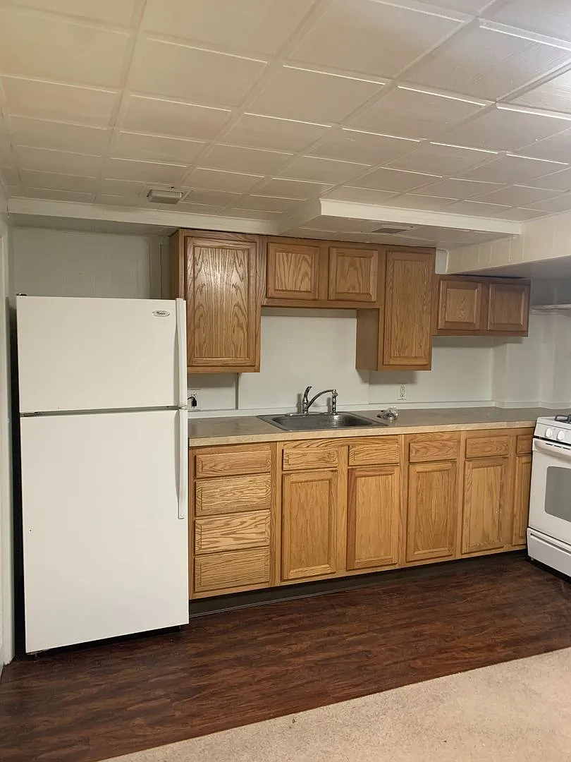 88 E. Main Street — Photo 2