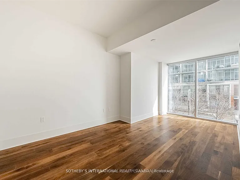 29 Queens Quay E #Townhouse 113 — Photo 28
