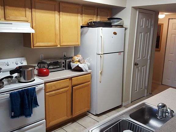 4th image of 1030 Villagio Cir