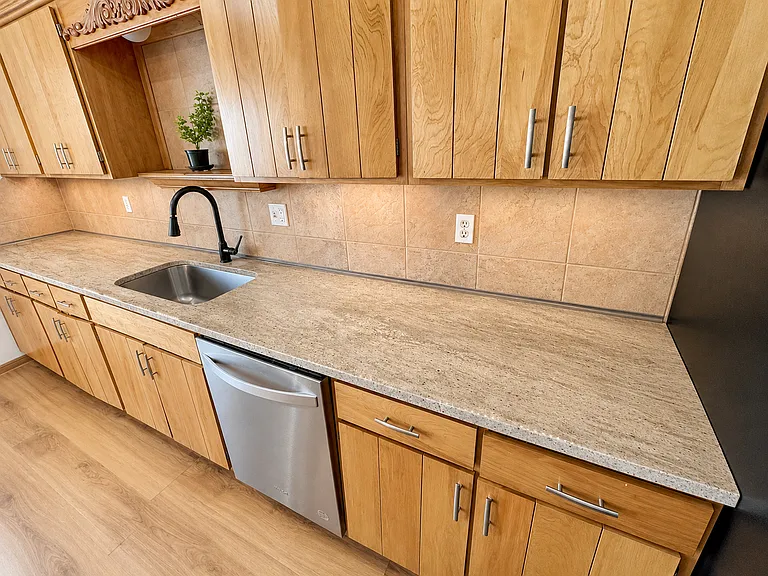 723 N Center St — Photo 6