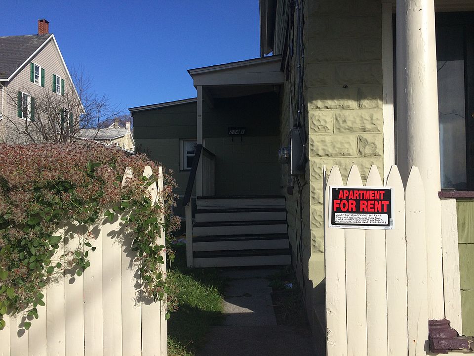 Out Side porch and stairs to entrance