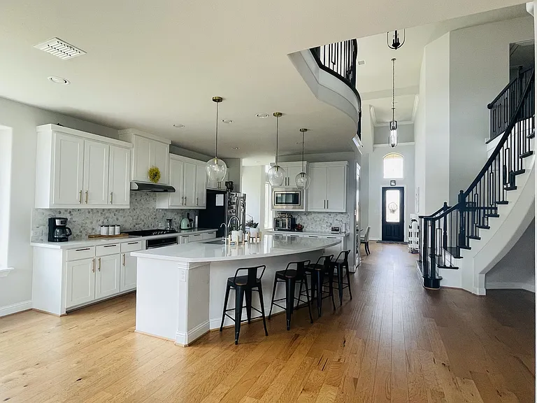 305 Cypress Hill Dr — Photo 9