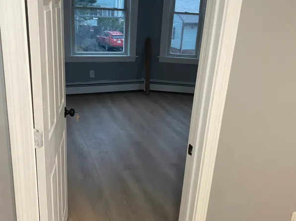 7 Derby St #2, Worcester, MA 01604