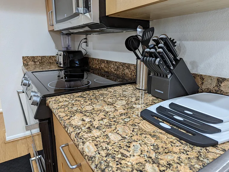 Fully Furnished Kitchen