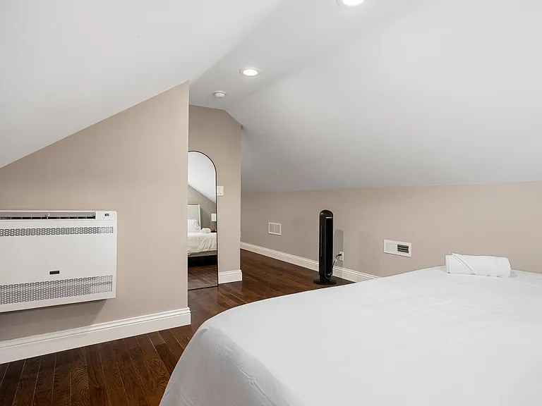 4805 N Columbus Ave — Photo 24