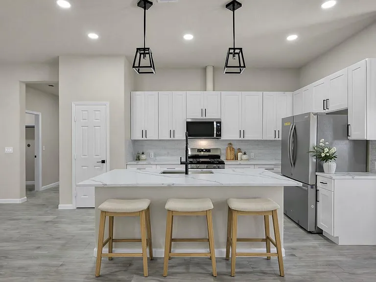 106 Harbor Court Dr — Photo 12