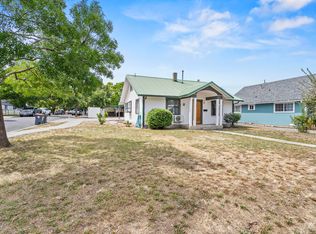 324 S Peach St, Medford, OR