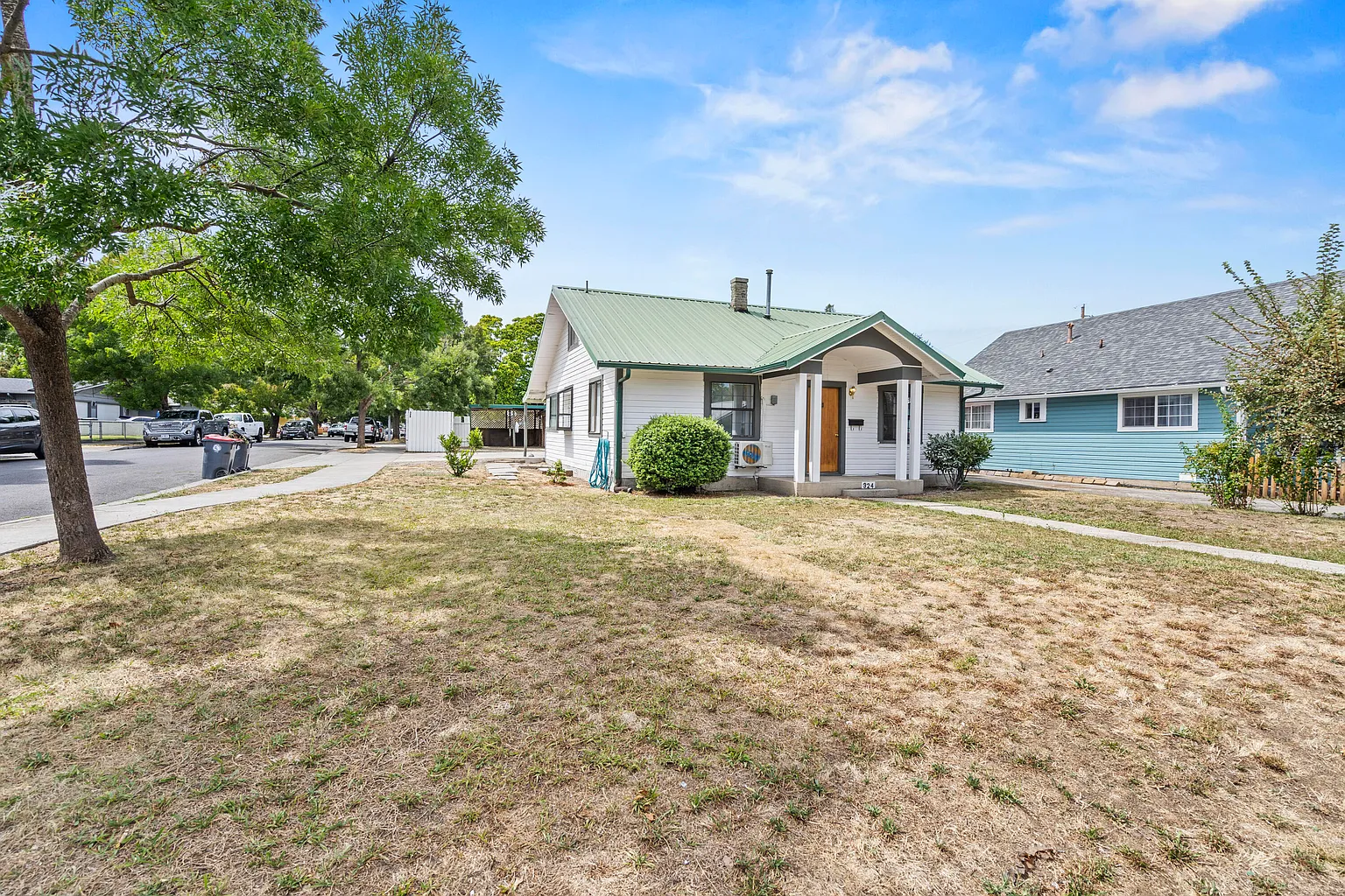 324 S Peach St photo 1