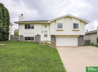 9805 S 10th St, Bellevue, NE 68123