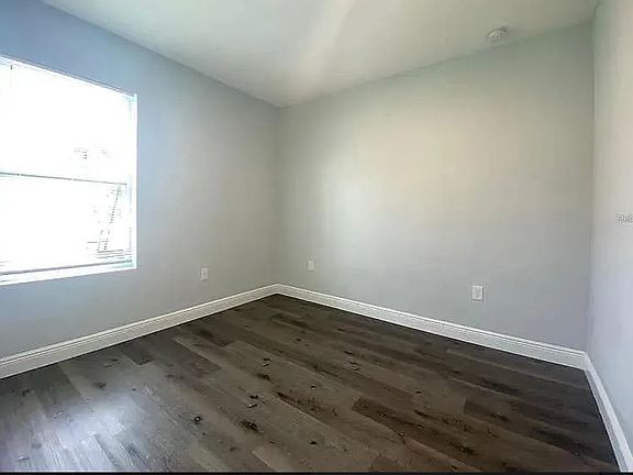 5th image of 2261 Florida Dr #B
