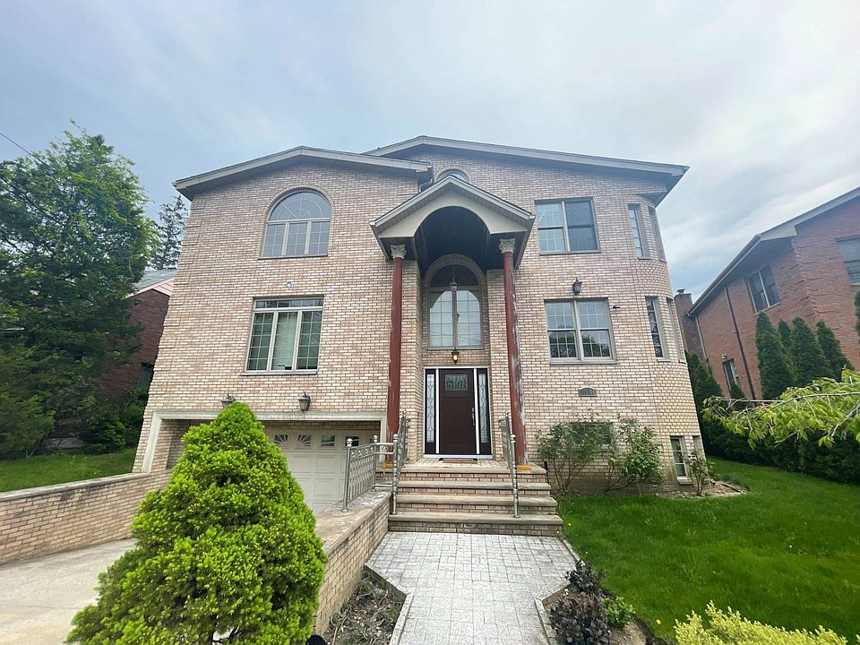 1st image of 1-215 90th Ave #1