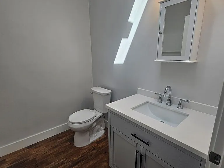 1027 & 1029 Walnut St — Photo 5