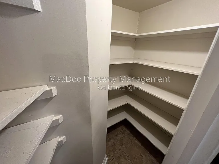 14611 Earlham Ct — Photo 12