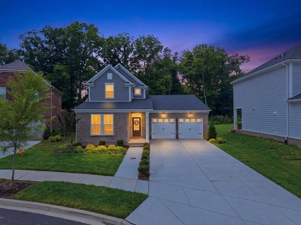 878 Nightingale Ave, Hendersonville, TN 37075 home