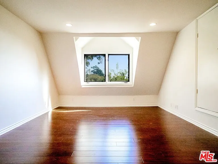 2239 Vista Del Mar Pl — Photo 17