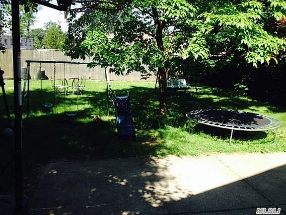 2nd image of 22 W End Ave