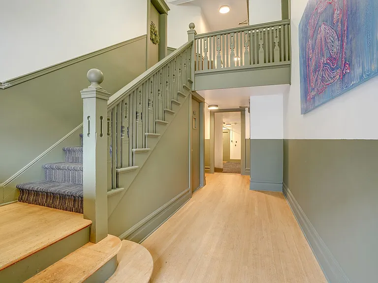 Raintree Apartments — Photo 20