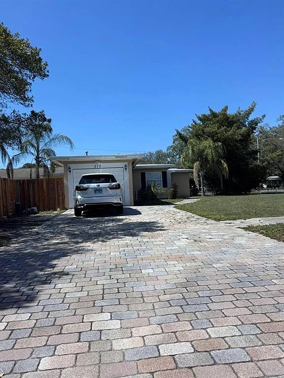 3 bed, 2.0 bath, 1983 sqft, $2,700 — Photo 4