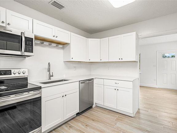 5th image of 2428 2nd Ct SE