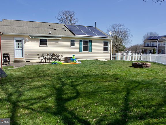 4th image of 1194 Briarwood Dr