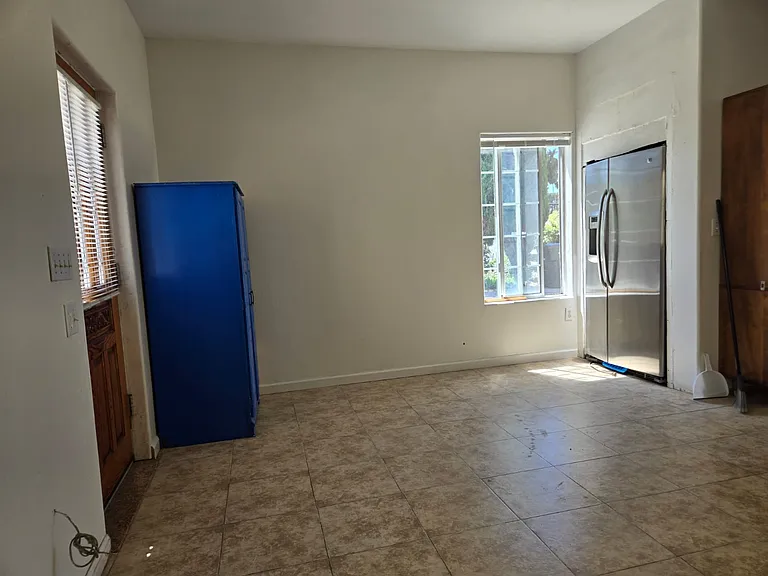 E Vista Way — Photo 3