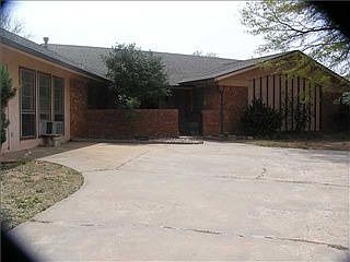 1st image of 716 Park Dr