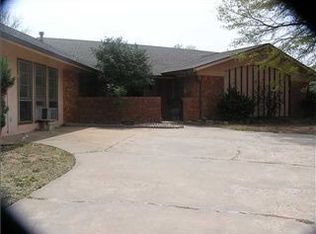 716 Park Dr, Yukon, OK 73099