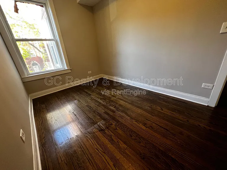 6031 S Eberhart Ave #2 — Photo 11