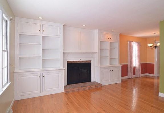 3rd image of 107 Oak Crest Dr