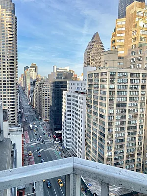 Rented by Manhattan Apartment Organization | media 138