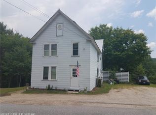 8 E Oxford Rd, South Paris, ME 04281