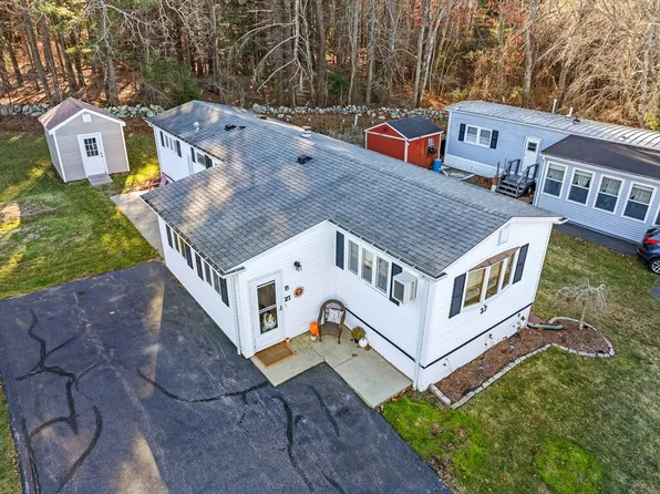 27 Clems Way, Acushnet, MA 02743